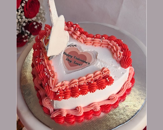 Secret Message Heart Valentine cake D3