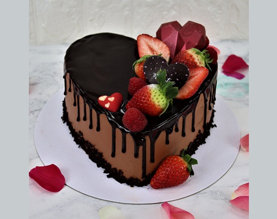 Chocolate Heart Cake with Strawberry Toppings