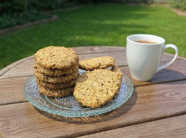 Honey Oats Atta Jaggery Cookies
