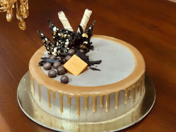 Caramel Dutch Chocolate Cake