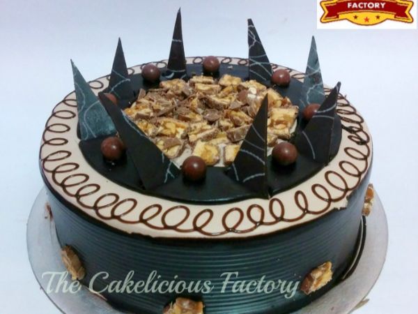 Choco Snickers Cake