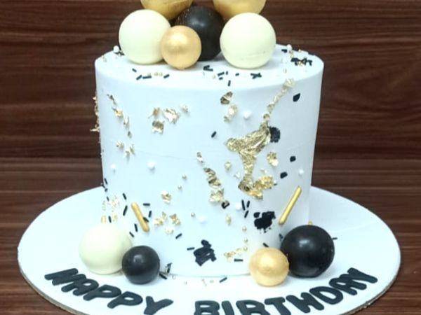 Mesmerizing Beauty Cake