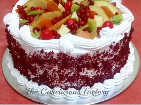 Red Velvet Fruit Filling Cake