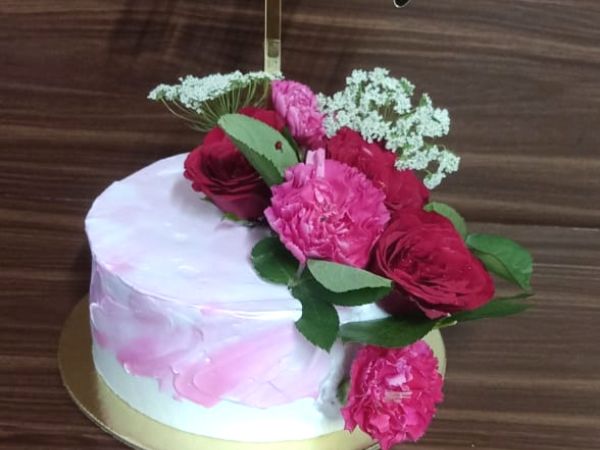 Floral Decoration Theme Cake D14