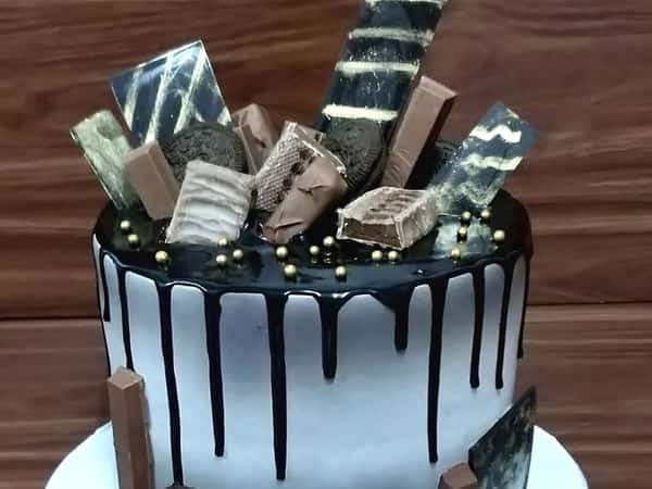 Heighten Lavish Cake Design 13