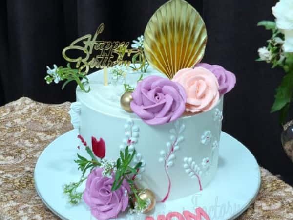Beautiful Cake for Mom