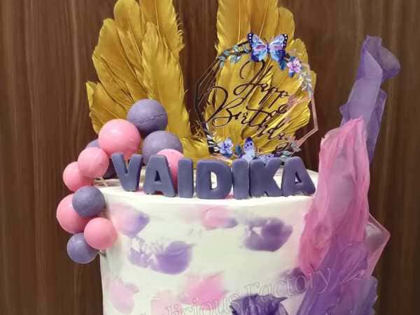 The Dazzling Cake