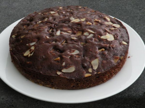 Choco Rich Nuts Dry Cake