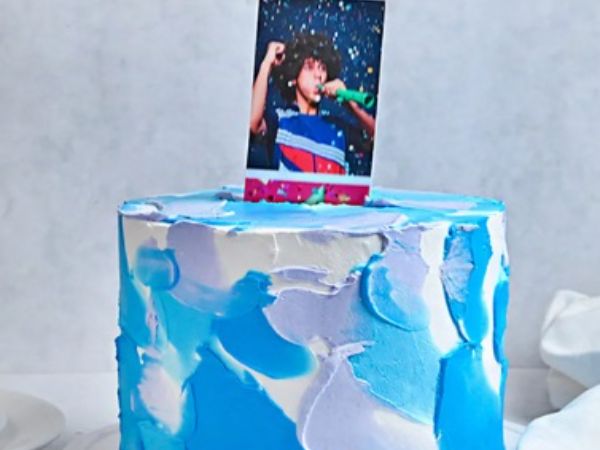 Photo Pull Out Cake Design 1