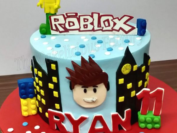 Roblox Theme Cake Design 1