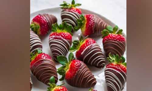 Chocolate Dipped Strawberries