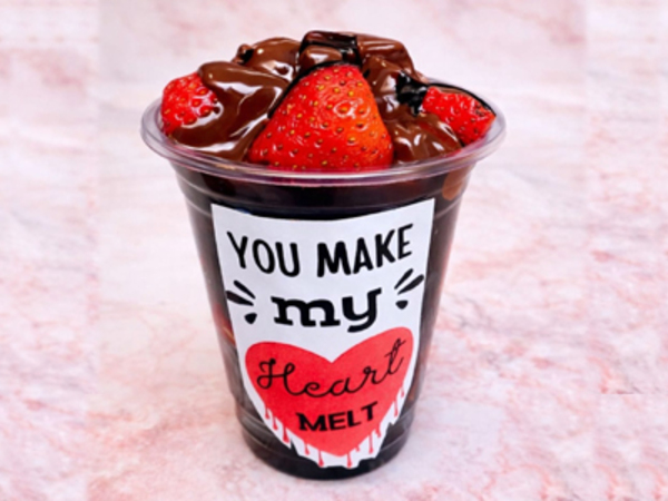 Strawberry chocolate cup