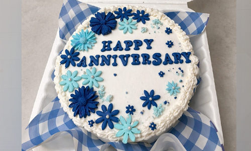 Floral anniversary bento cake